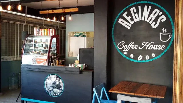 Cafetería Regina's Coffee House