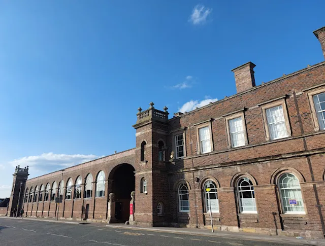 Refresh Cafe - Platform 4