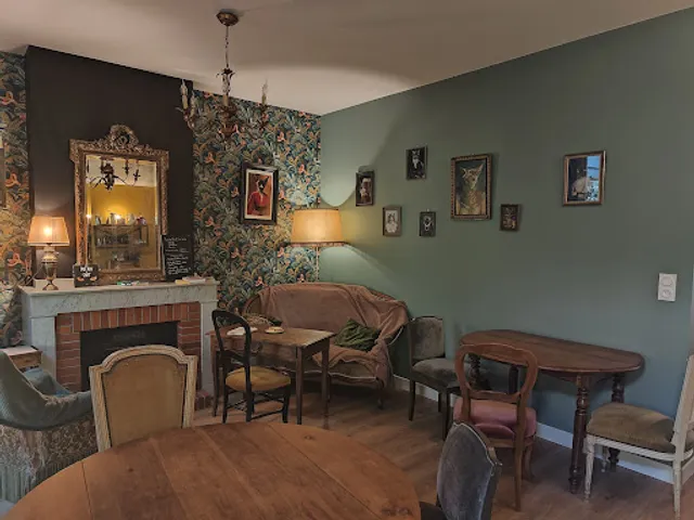 Bastet Café salon de thé restaurant bar à chat