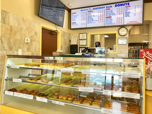 Southern Maid Donuts Sugar Land