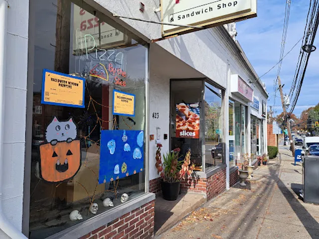 Tom's Pizza & Sandwich Shop