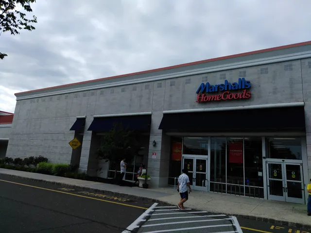 Marshalls & HomeGoods