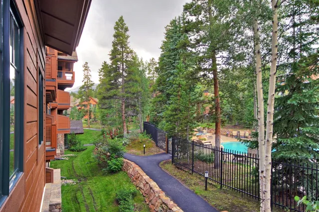 Mountain Thunder Lodge