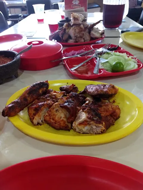 Pollo Feliz Negrete