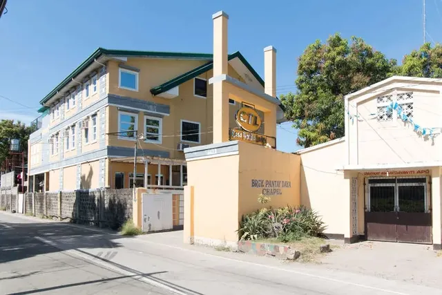 RedDoorz @ Teofila Lodge