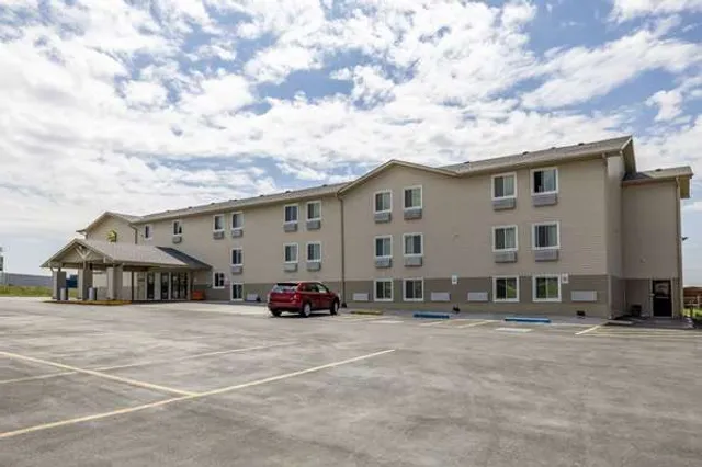 The Inn and suites Omaha SW