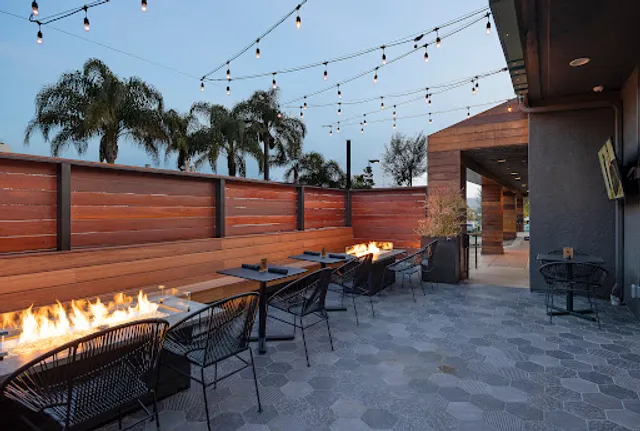 Schoolyard Burgers & Brew