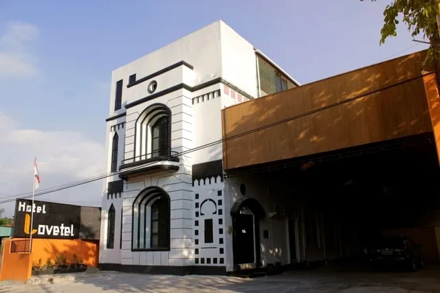 Urbanview lovetel Near Jalan Sudirman