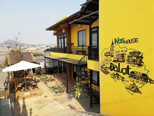 Viewfinder House (Nos House)