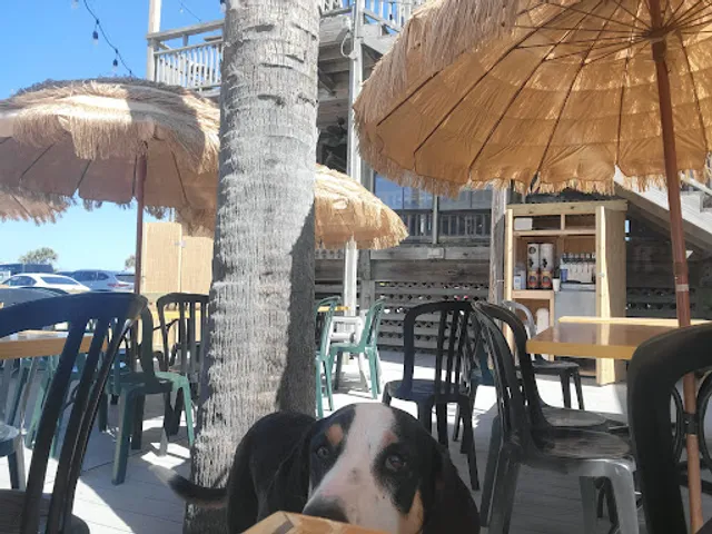 Castaways Raw Bar & Grill