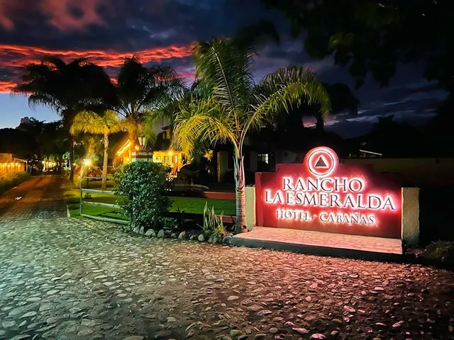 Hotel Cabañas Rancho La Esmeralda