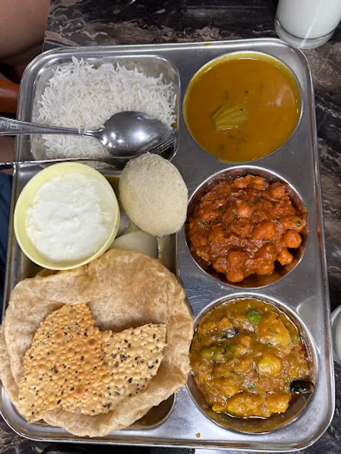 Radha Krishna Indian Restaurant ร้านอาหารราด้ากฤษณะ