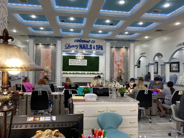 Luxury Nail & Spa