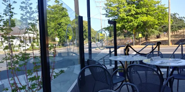 Sedona Restaurant & Lounge