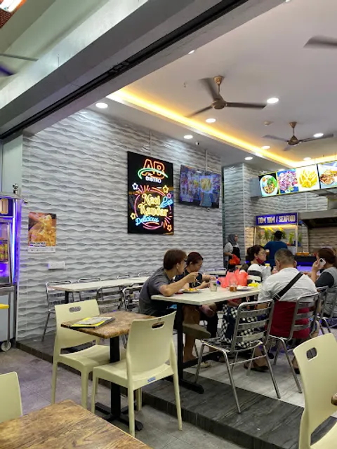 Restoran Aman Bistro 24 Jam (Halal) طعم أمان بيسترو 24 ساعة (حلال) 阿曼的小餐廳 24 小時（清真）@ Residensi Majestic Maxim Cheras