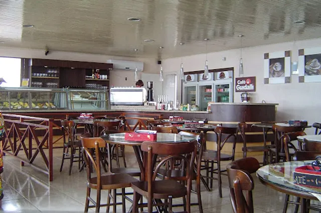 Mensageiro da Montanha Café