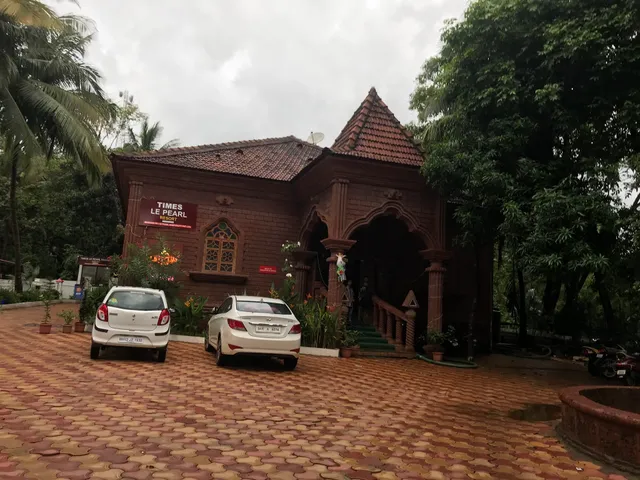 Kaza A Le Pearl Resort