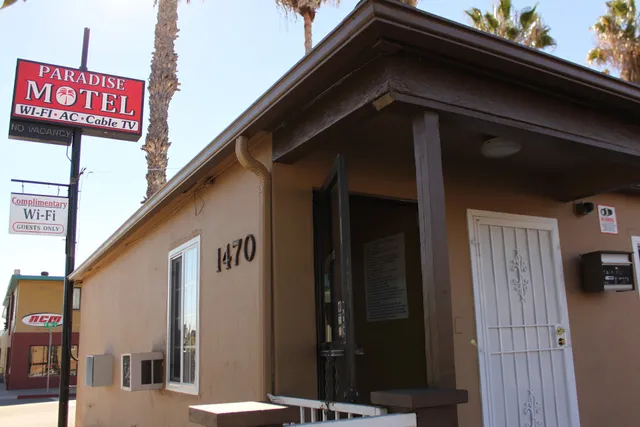 Paradise Motel