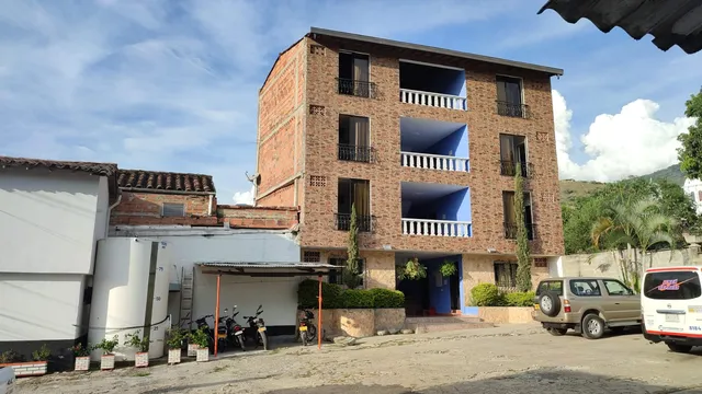 HOSPEDAJE LOS PINOS DE SOPETRAN