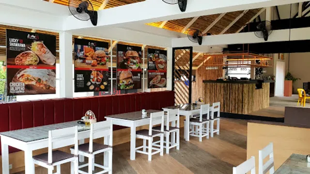 Lucky 13 Sandwich Nai Harn