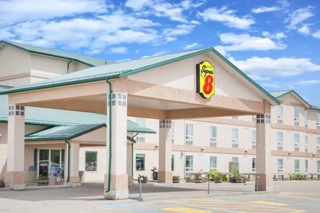 Super 8 by Wyndham Swan River MB