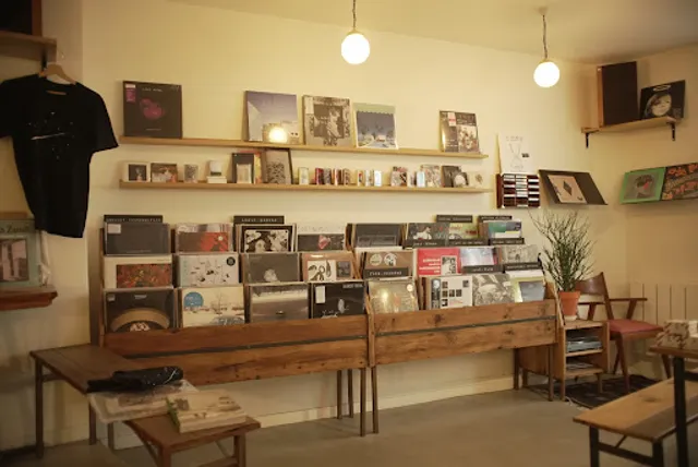 COMETS · Café & disques