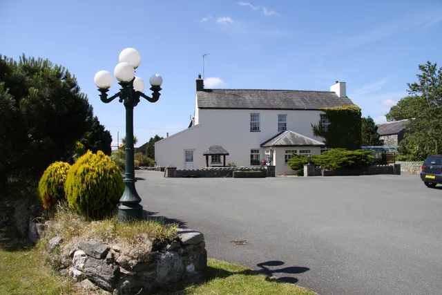 Tŷ Mawr Farm B&B and Self Catering Cottages