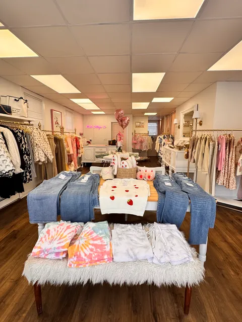 Pink Cottage Company - Sparta