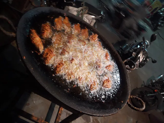 Pyaare Khalu & Syed Kasim Bhai, Fried Fish