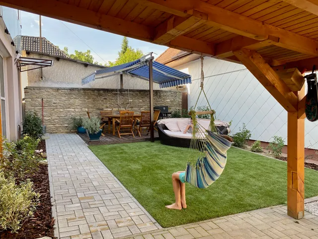 Erkel 19 Apartmanház