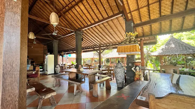 Nasi Ayam Kedewatan Ibu Mangku - Petitenget Seminyak