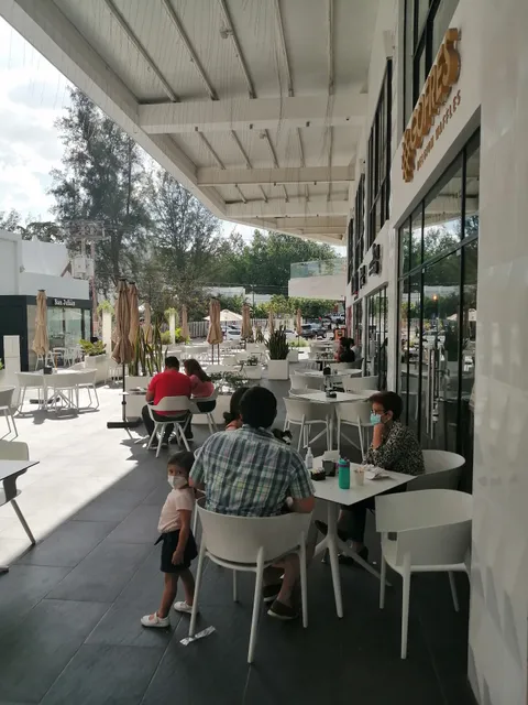 Mokafe Cannoli & Pizza Nostra