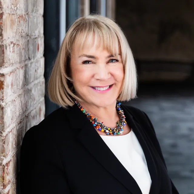 Lauren Tetreault & Team - Coldwell Banker Realty