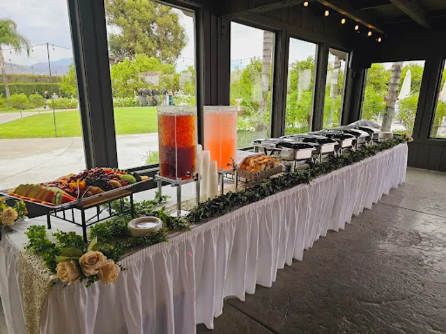 Gina's Kitchen + Catering// Gina's Catering & Events, LLC.