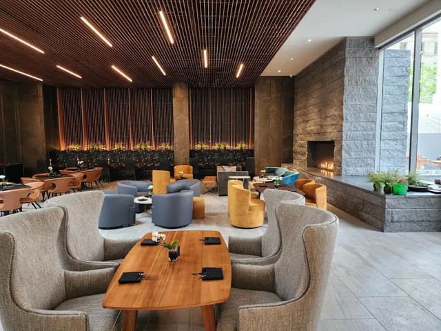 The Fonte Bar at Rainier Square