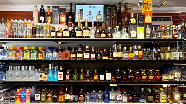 PAPA T’S LIQUOR STORE