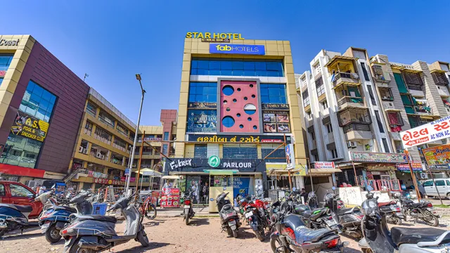 FabExpress Star - Hotel in Vastral, Ahmedabad