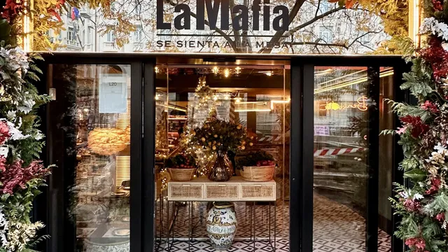 La Mafia se sienta a la mesa