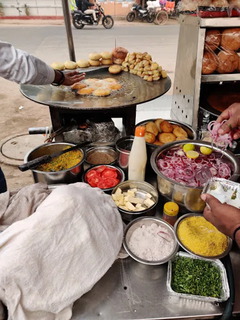 Amar Pal Kashyap Spl. Chat Bhandar