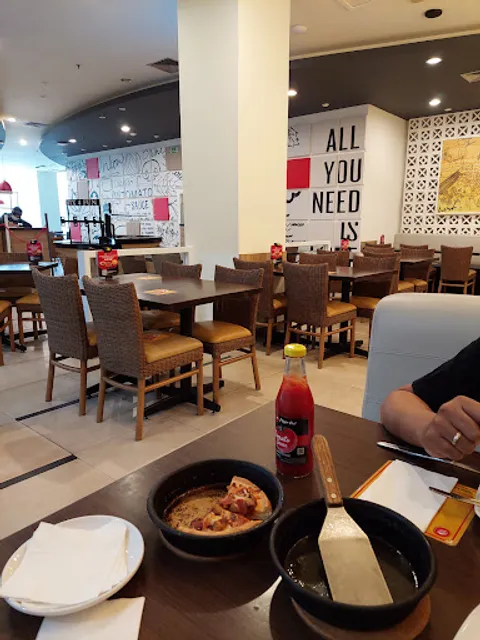 Pizza Hut Restoran Solo Square