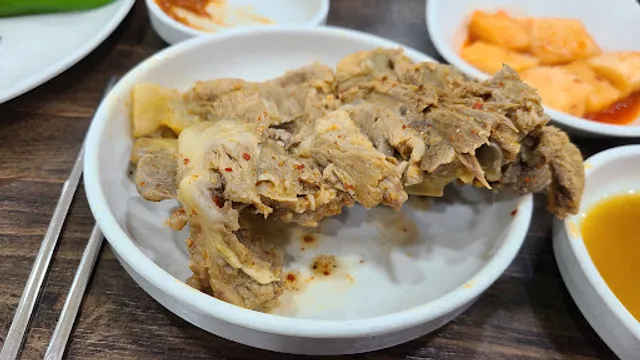 24시뼈다귀탕신서귀점