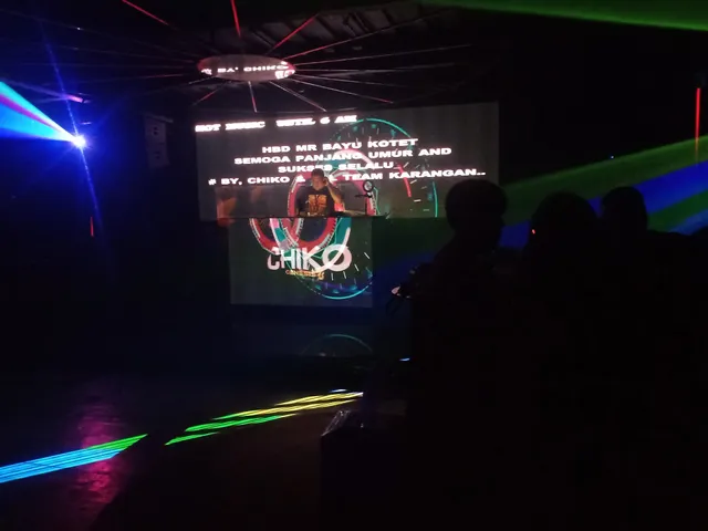 Five Stars Bar & Resto