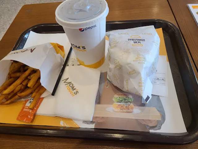 맘스터치 천안쌍용1점