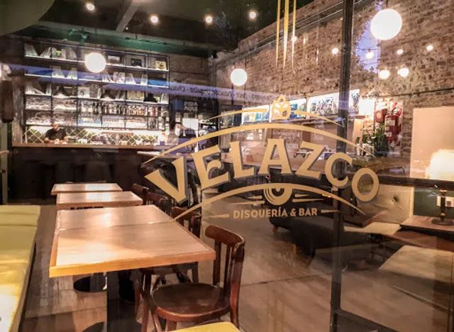Velazco Disquería & Bar