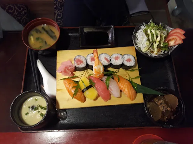 Akataiyo Sushi (赤太陽 レストラン)