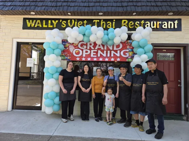 WALLY'S VIET-THAI RESTAURANT