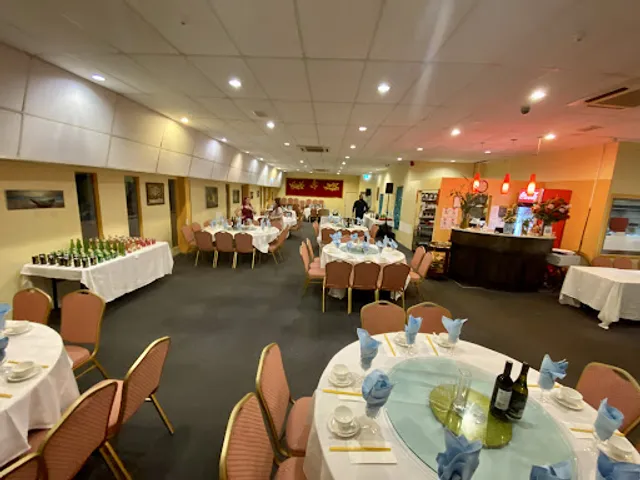 Golden Phoenix 廣鴻