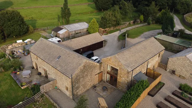 Dallow Hall Barns, Dallow, Grantley (Granary & Hayloft Holiday Apartments)