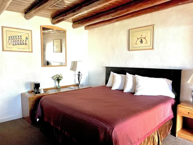 Cottonwood Court Motel