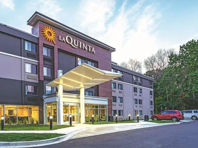 La Quinta Inn & Suites by Wyndham Columbia / Fort Meade
